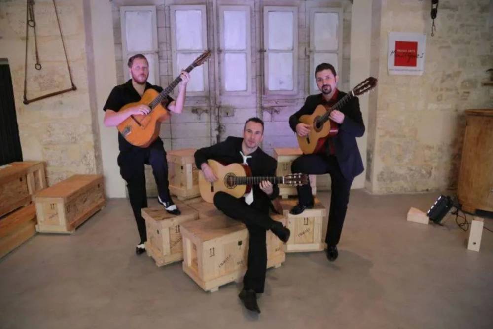 LE MAESTRIO, TROIS STYLES DE GUITARE