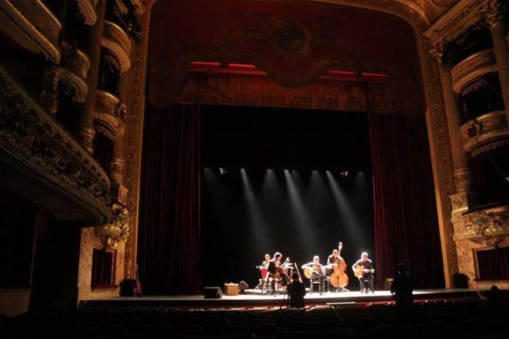 LE MAESTRIO
