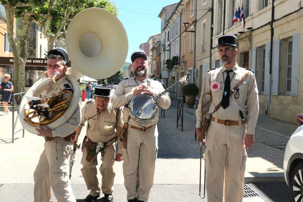 LA BRIGADE, fanfare
