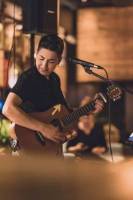 LUCIE AZARD SOLO guitare voix tout en délicatesse et des compositions originales