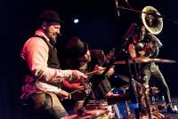 The yellbows live 4